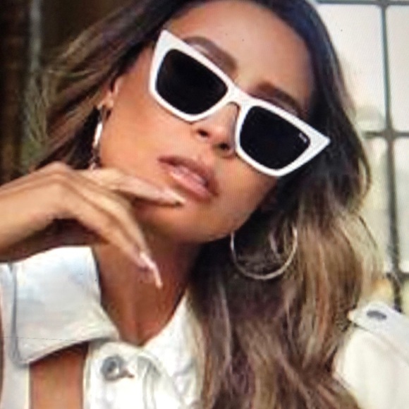 Quay Australia Accessories - SAlE 💥💥Rare Quay Dont At me Sunnies